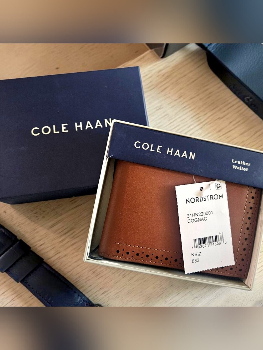 Cole Haan Men's Brogue Genuine Leather Passcase Wallet NWT